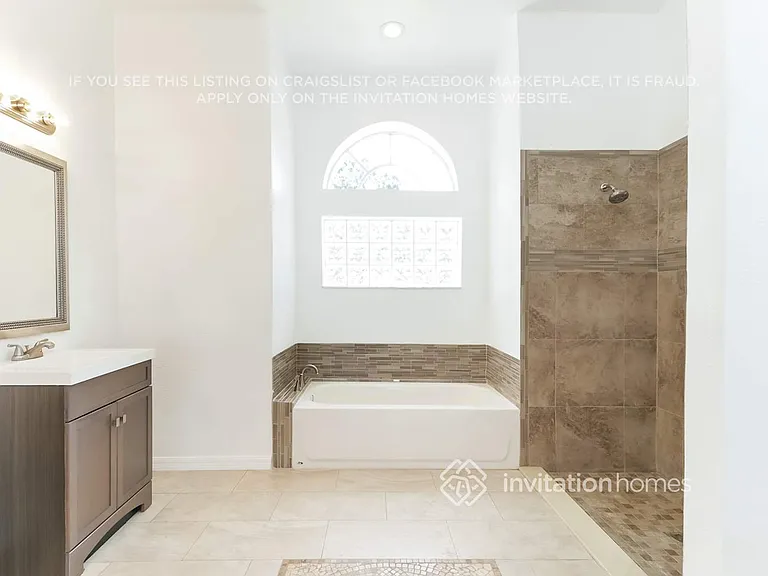 4924 Canterbury Dr — Photo 13