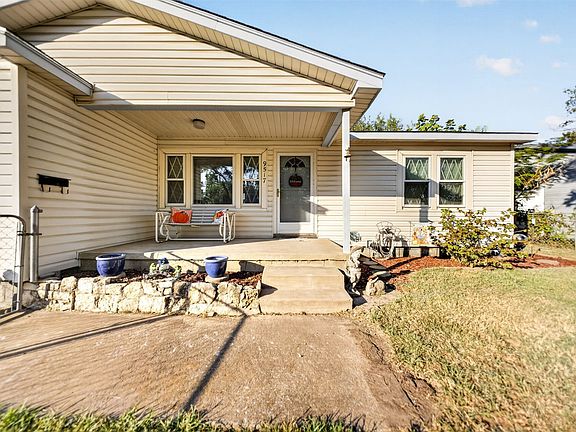 4th image of 9517 E Newton Pl