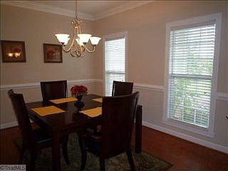 1st image of 140 Picnic Pl