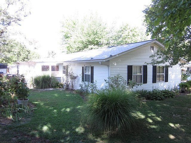 2nd image of 100 Pemberton Ave