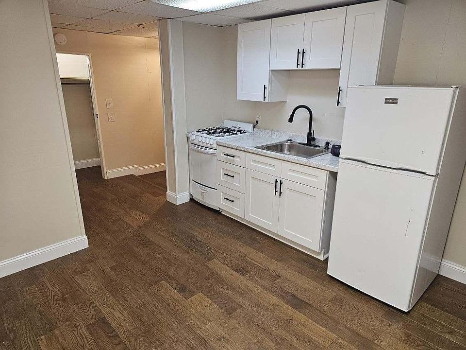 1st image of 109 Railroad St #3