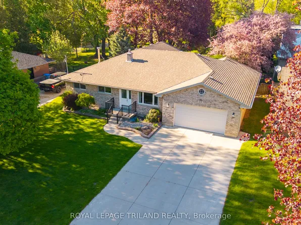 25 Pannell Ln, Strathroy Caradoc, ON N7G 2C5