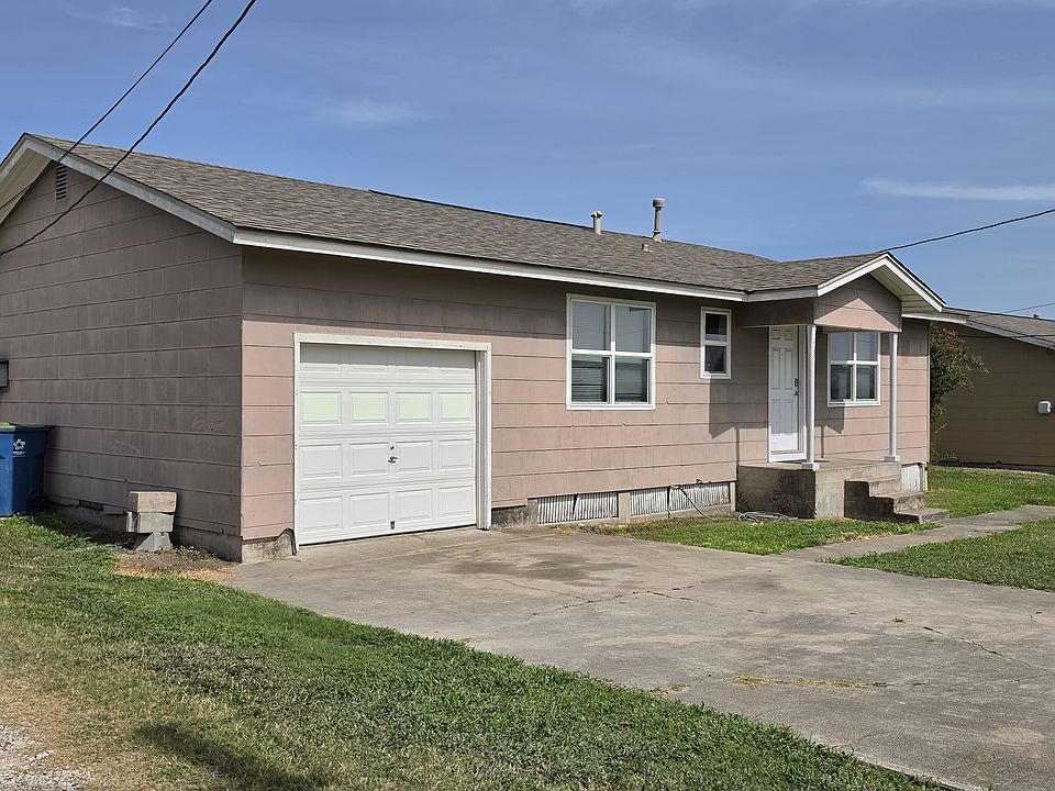 1st image of 223 Doyle Dr House 3