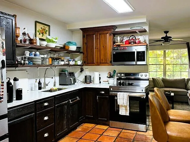 3803 Heather Dr W — Photo 9