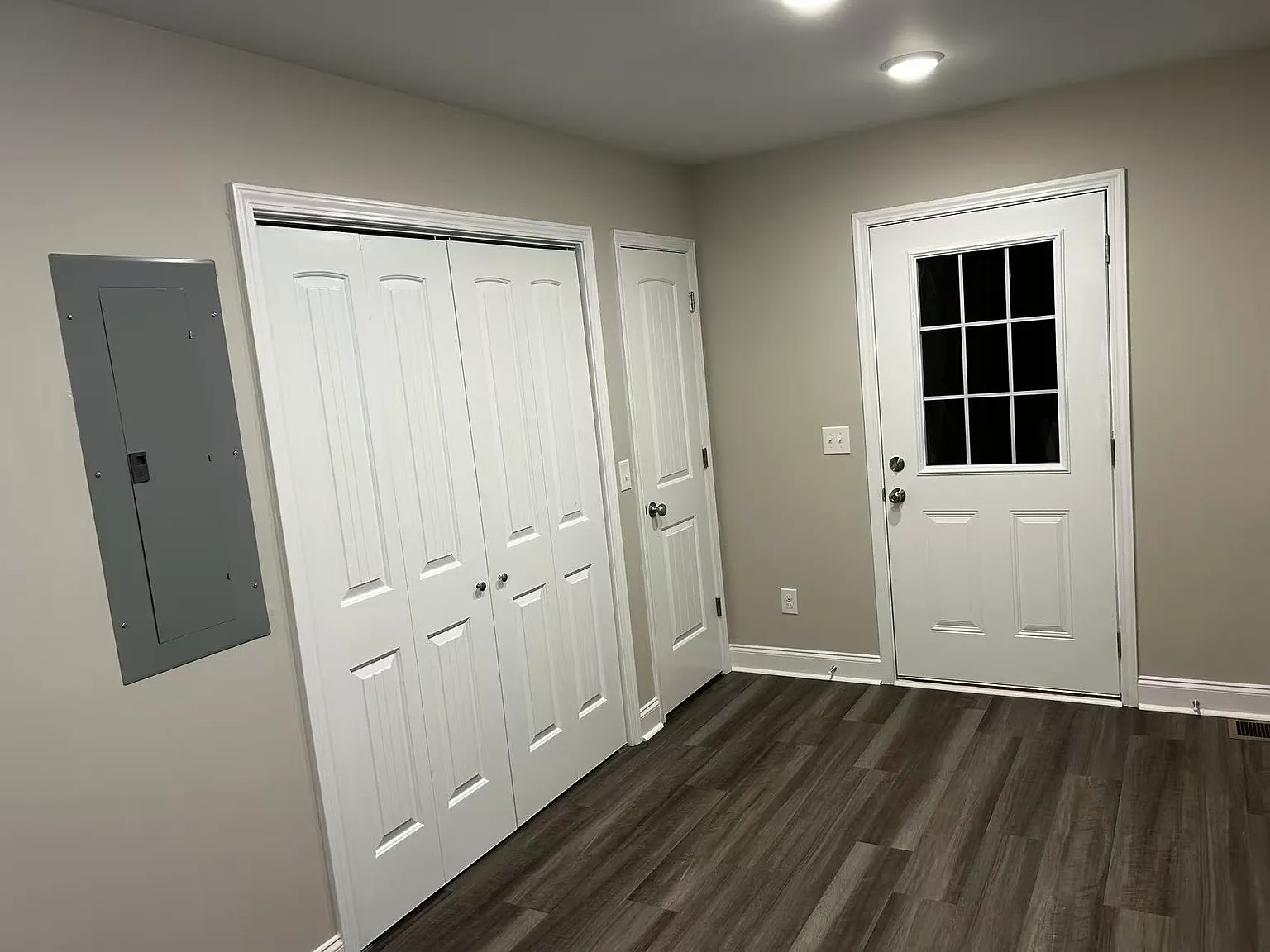 2 bed, 1.5 bath, 900 sqft, $1,400 — Photo 2