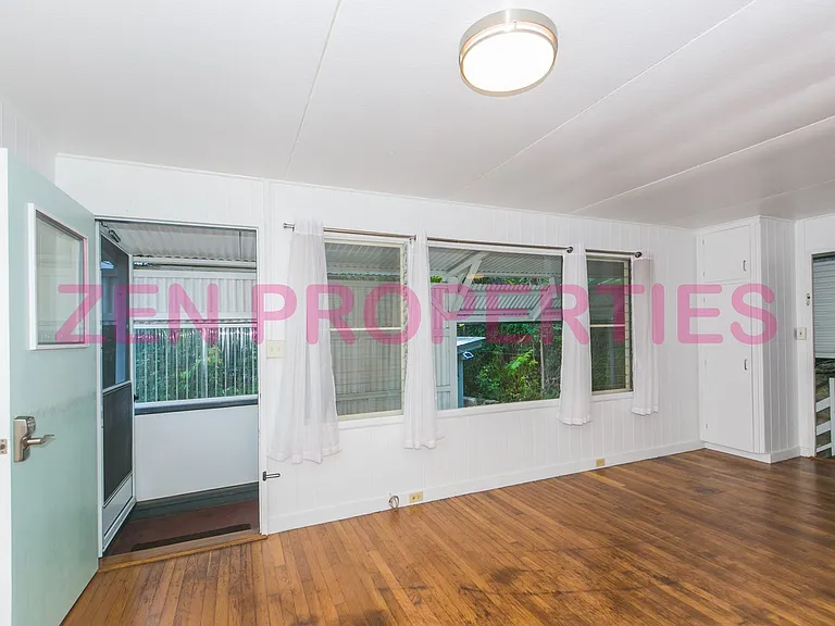 1555 Moani St — Photo 12