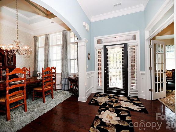4th image of 2217 Chapel Gate Dr