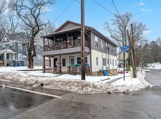 1402 E Main St APT 1, Kalamazoo, MI 49048