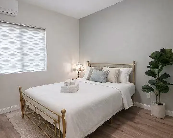 559 E Juanita Ave — Photo 7