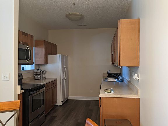 4th image of 3031 Winston Dr APT 206