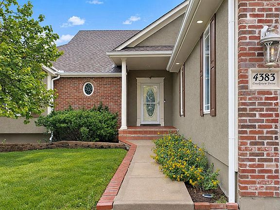 3rd image of 4383 SW Creekview Dr
