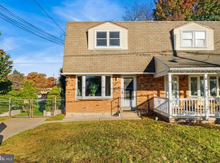 100 Wyandotte St, Lester, PA 19029