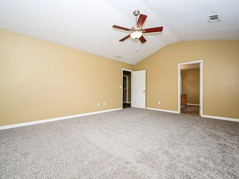 1876 Simmons Ln — Photo 8