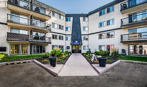 4605 106a St NW Photo 1