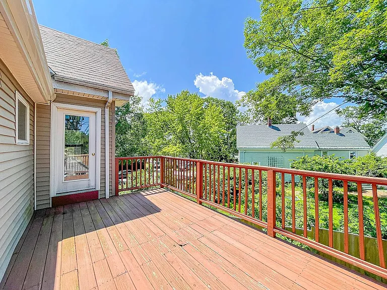 27 Brentwood St #2 — Photo 44