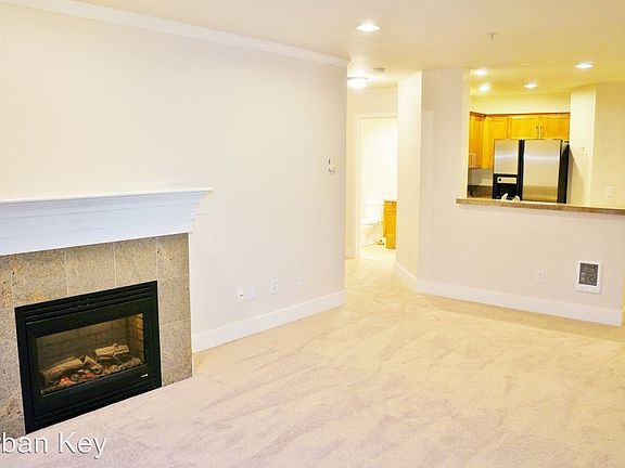 5th image of 123 Queen Anne Ave #601