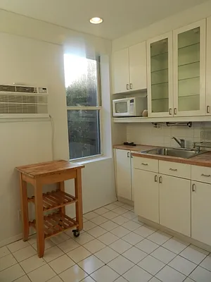 Rented by J & M Realty Services Corp (Management) | media 33