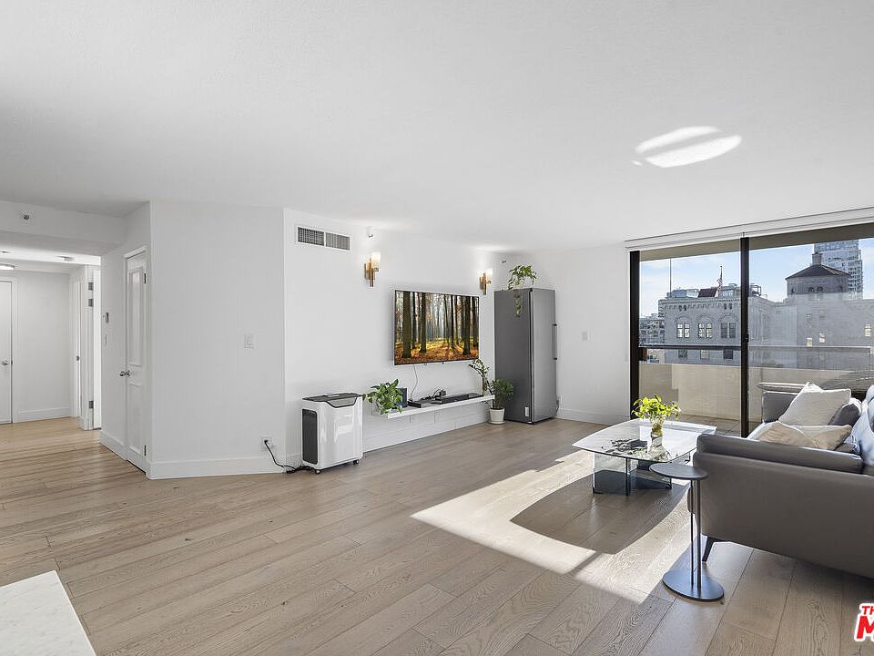 1st image of 600 W 9th St APT 1214
