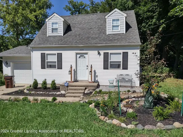 5695 Potter St, Haslett, MI 48840