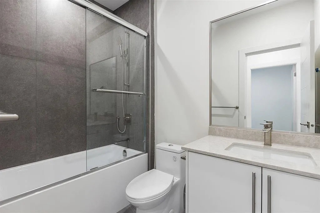 2 bed, 900 sqft, $2,340 — Photo 2