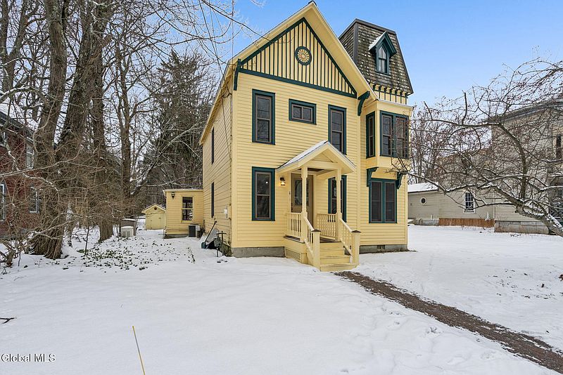 4th image of 4 Saratoga Avenue
