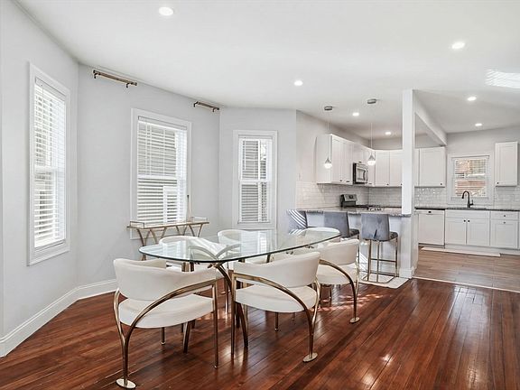 3rd image of 20 Bentham Rd