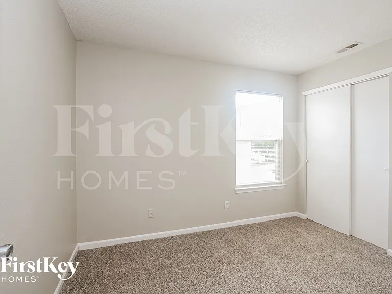 1229 Kenwood Dr — Photo 11