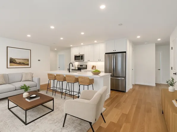 106 Broadway #1, Salem, MA 01970