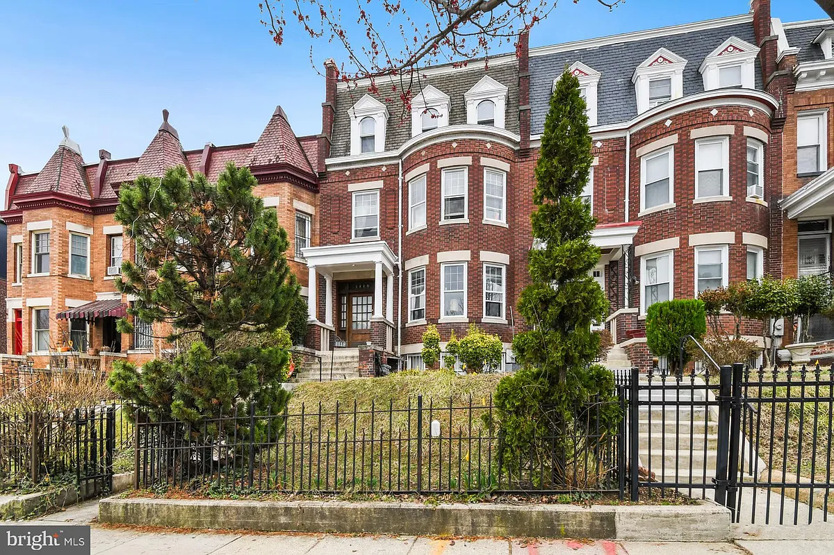 Building Photo - 1118 Girard St NW #B