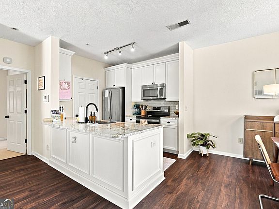 4th image of 509 Vinings Forest Ct SE