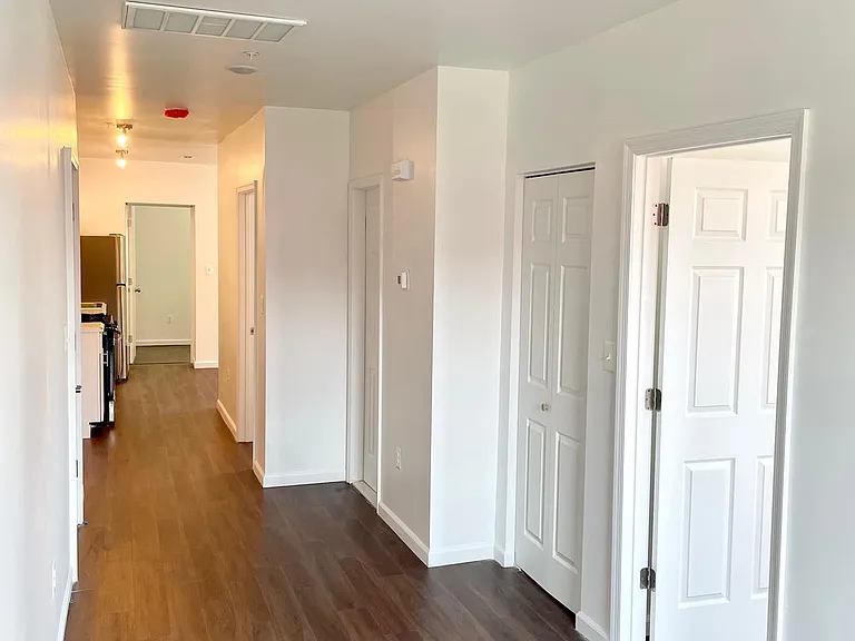 1838 C St SE #2 — Photo 6