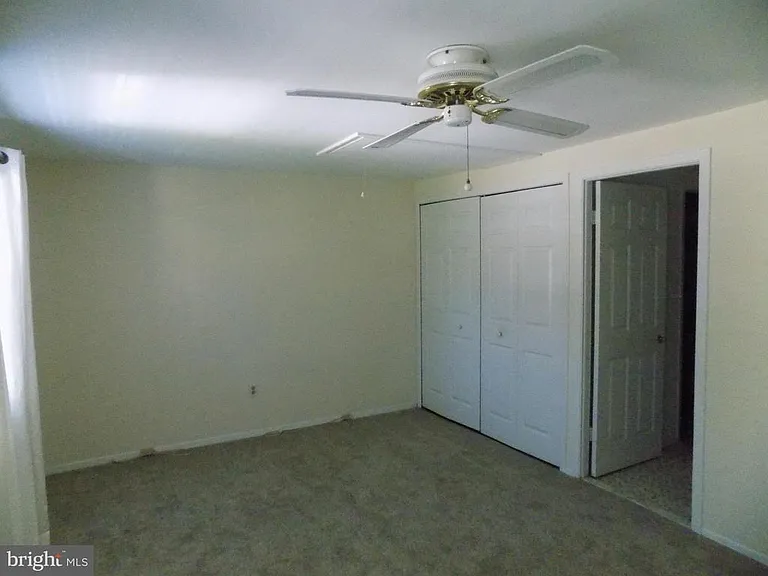702 Towne Center Dr — Photo 34