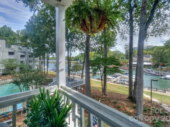 211 Northwest Dr, Davidson, NC 28036