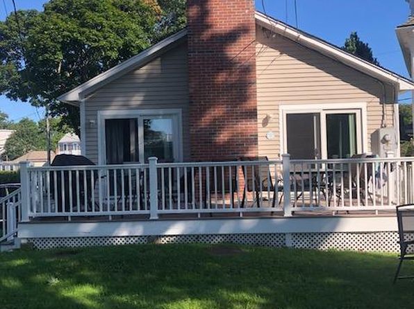 67 Raymond St