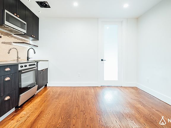 4th image of 681 Franklin Ave #4G