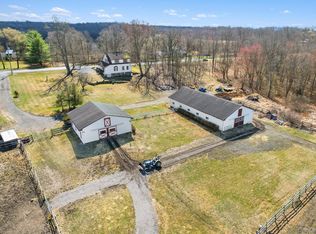 319 Ridgebury Rd, Slate Hill, NY 10973