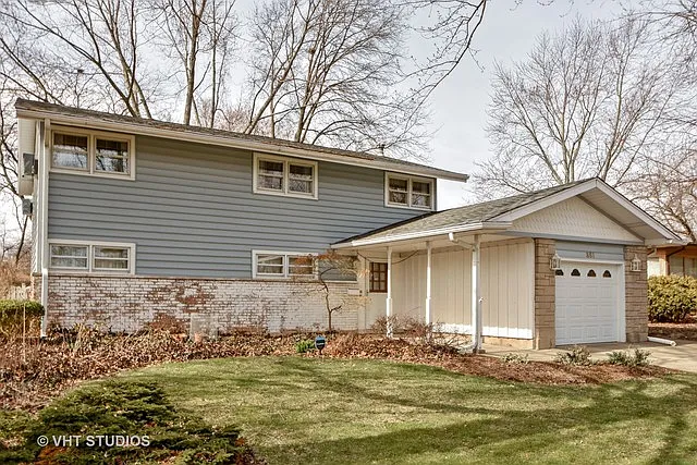 353 Waverly St photo 1
