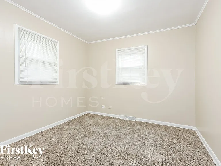 510 E Clarendon Dr — Photo 9
