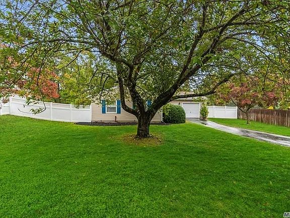 2nd image of 5 Eileen Ct