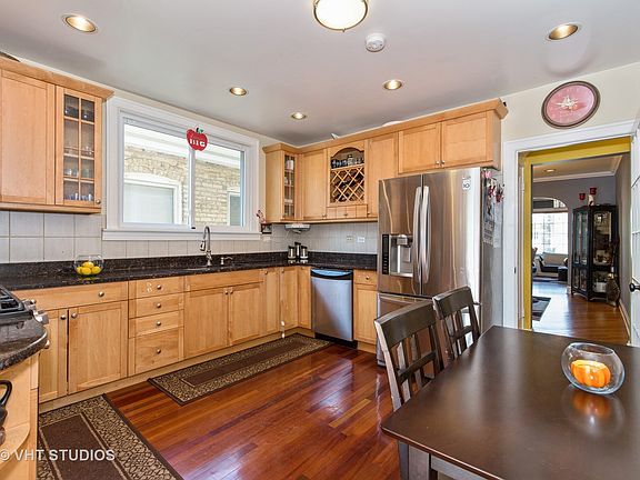 5th image of 3017 N Narragansett Ave