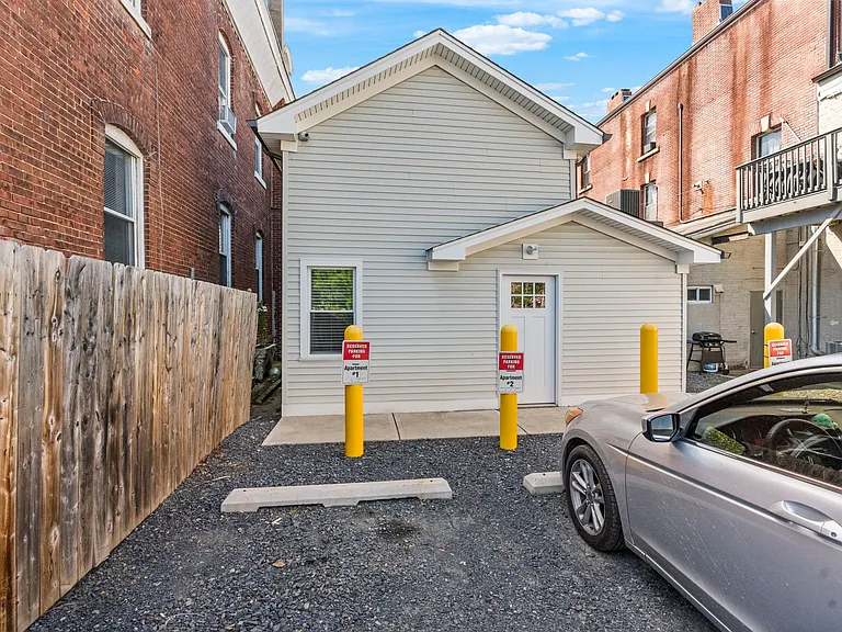 54 W Somerset St #REAR — Photo 10