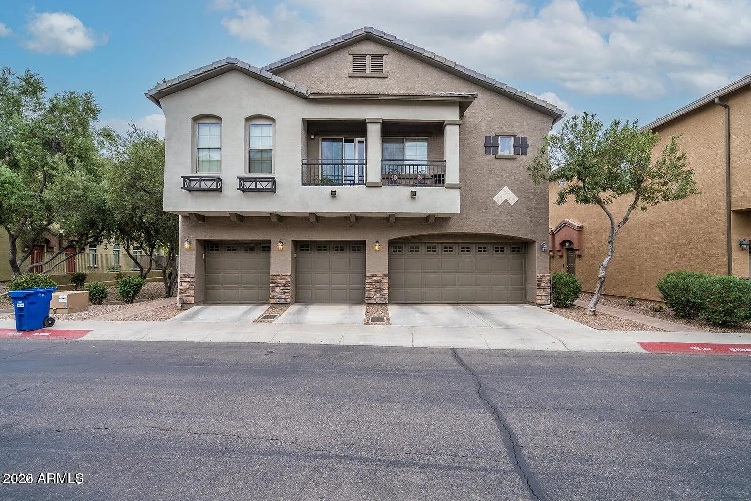 3 bed, 2.5 bath, 1379 sqft, $2,100 — Photo 1