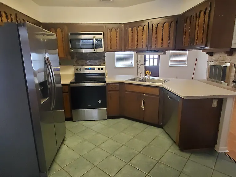 14219 Brook Hollow Blvd — Photo 7