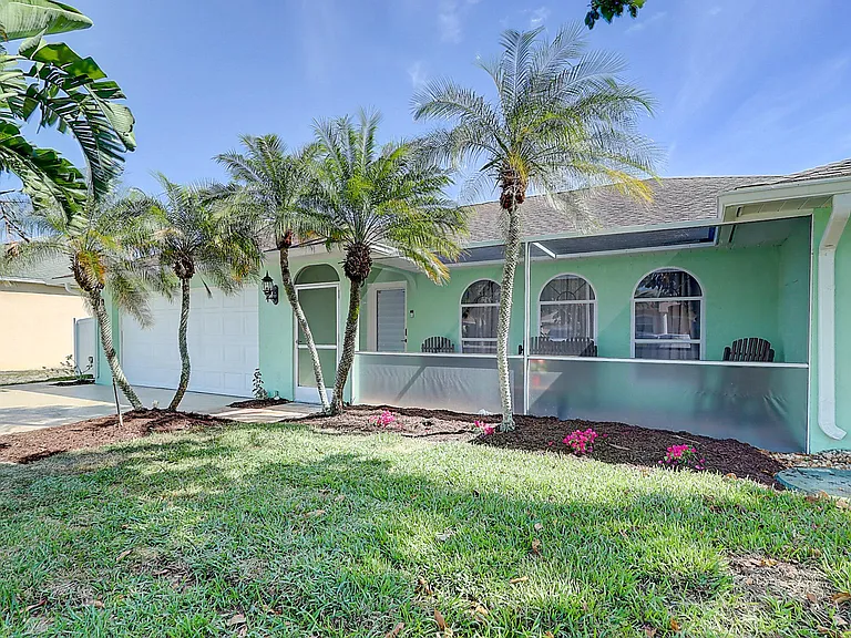 238 SW Grove Ave — Photo 46