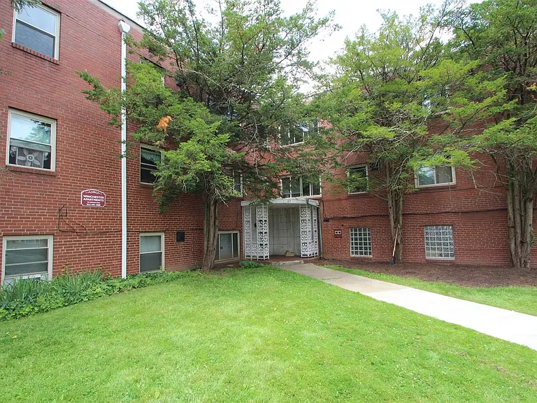 60 Markham Dr — Photo 11