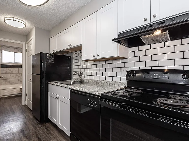 1363 Clayton St — Photo 21