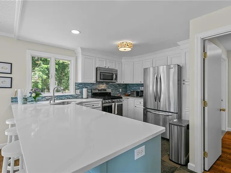 59 Berkley Ave — Photo 9