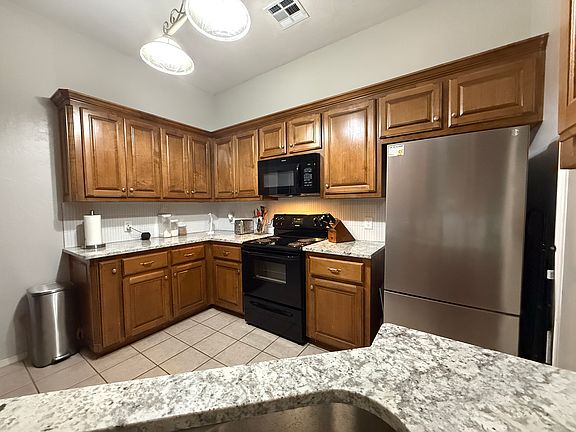 2nd image of 337 E Plantation Ter
