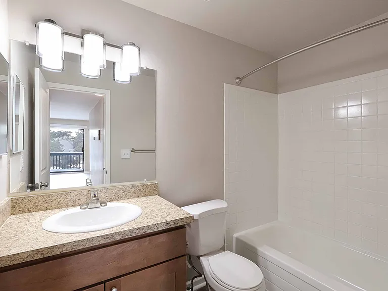 South Glen — Photo 21