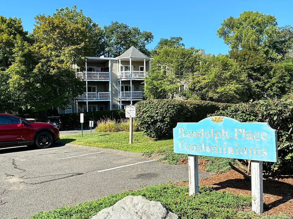 23 Randolph Pl #303